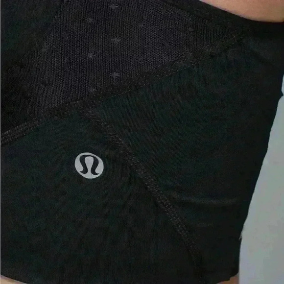 Size 4 lululemon bra, light support - Picture 5 of 7
